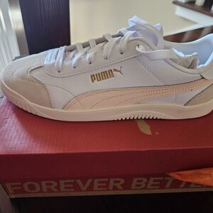 Puma White and Beige Sneakers